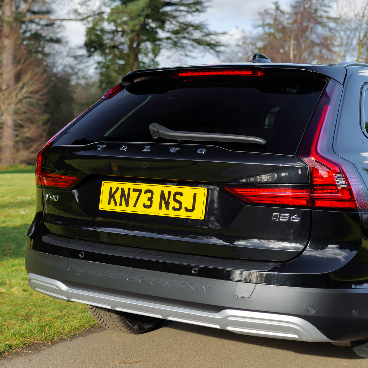 2023 Volvo V90 CrossCountry AWD B6 + £2000