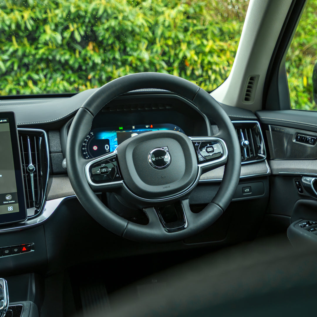 Brand New 7 seat Volvo XC-90