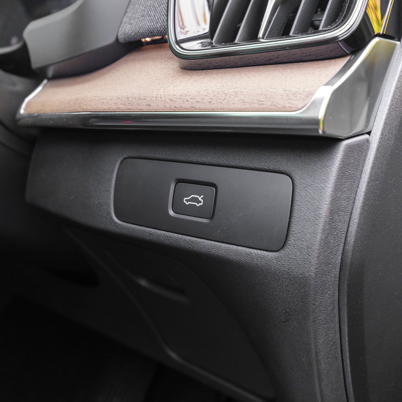 Brand New 2025 Automatic Volvo XC-90 AWD