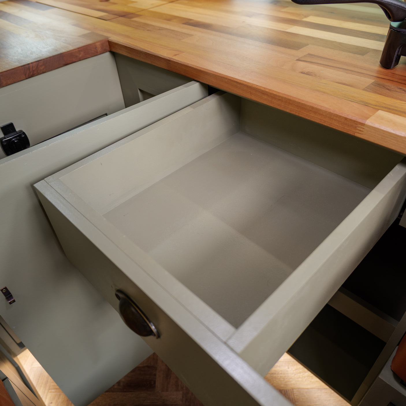 Noah: Automatic Off-Grid 4 berth Campervan + £5,000