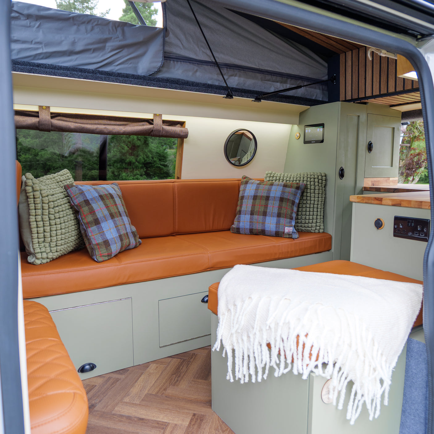 Noah: Automatic Off-Grid 4 berth Campervan + £5,000