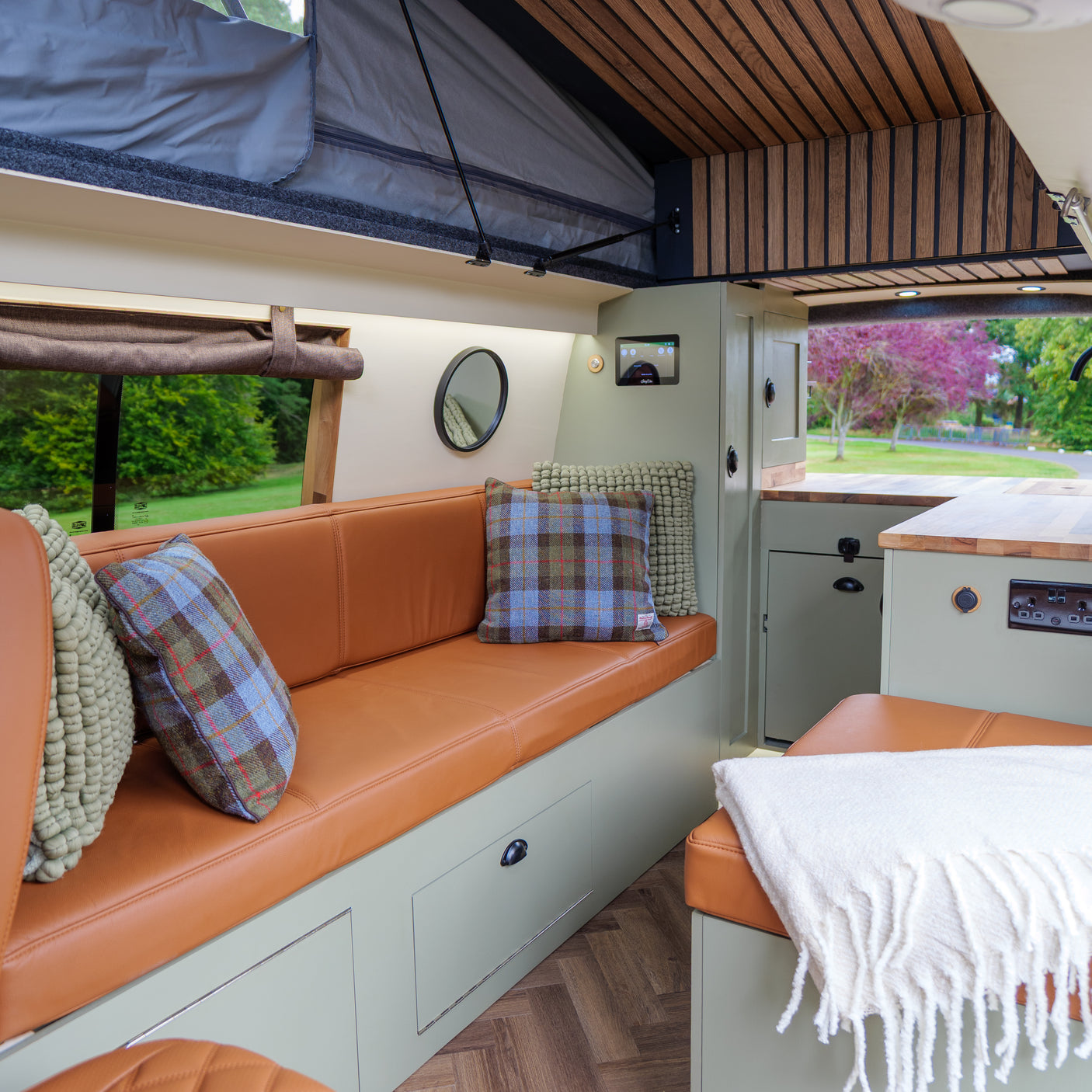 Noah: Automatic Off-Grid 4 berth Campervan + £5,000
