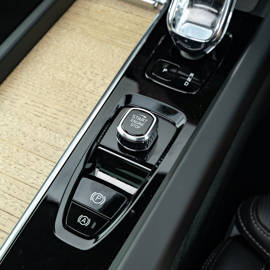 Automatic Volvo XC60 Ultra Dark Edition