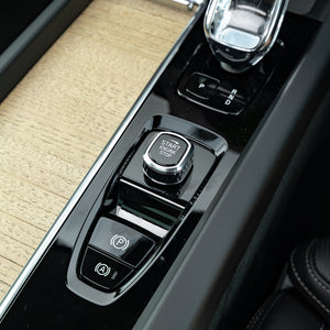 Automatic Volvo XC60 Ultra Dark Edition
