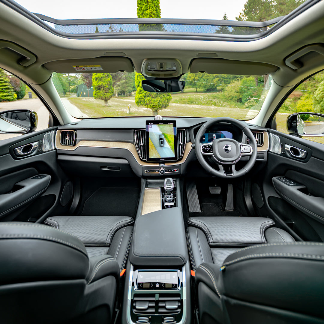 Automatic Volvo XC60 Ultra Dark Edition