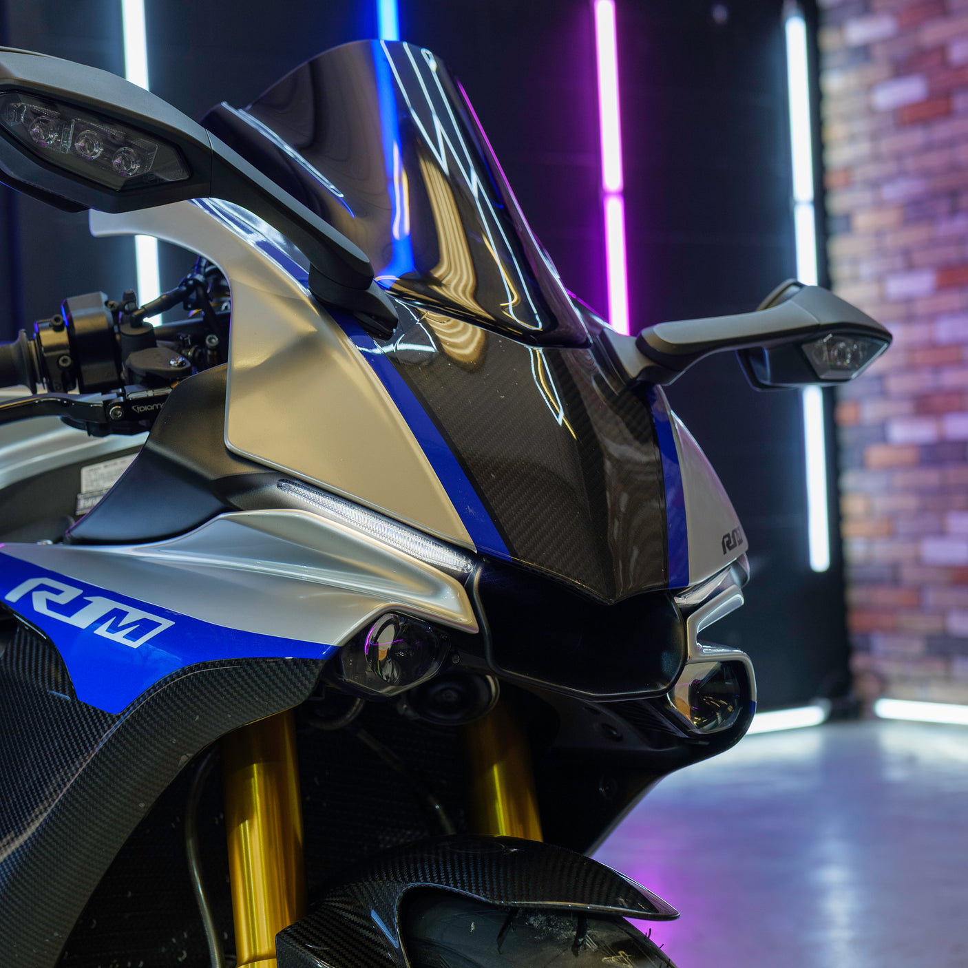 Insane 197BHP Yamaha R1M + £1000
