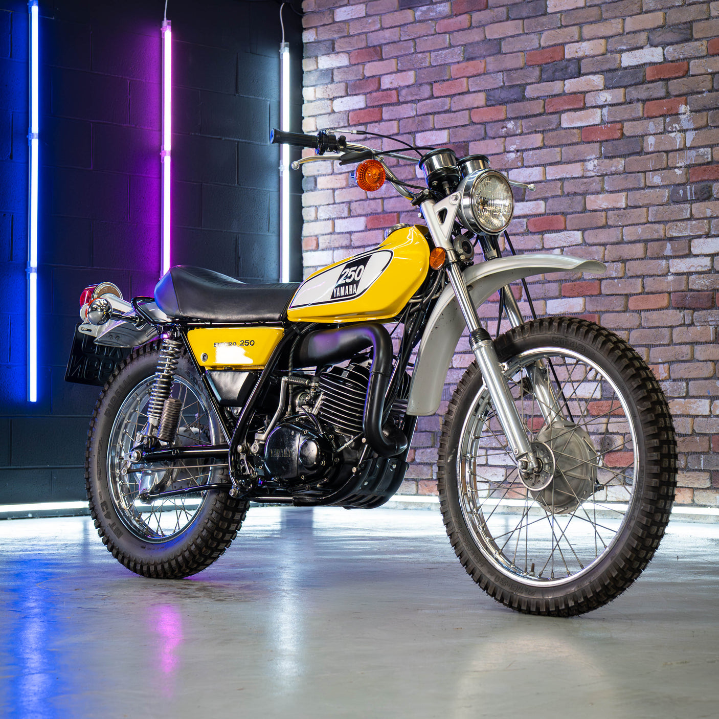 Restored 1974 Yamaha DT250 + £500 cash
