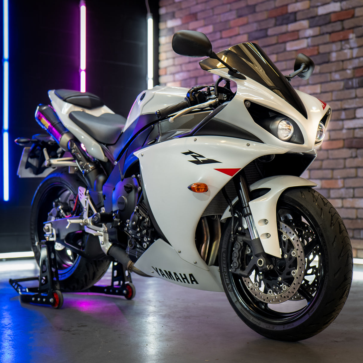 Awesome 2011 Yamaha R1