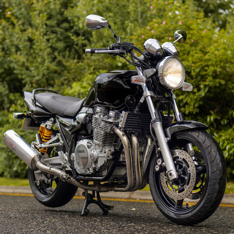 LOW MILEAGE 2010 Yamaha XJR 1300