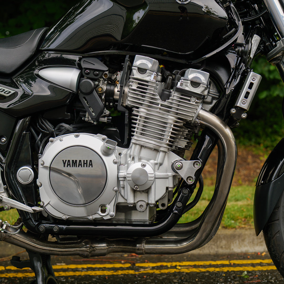LOW MILEAGE 2010 Yamaha XJR 1300