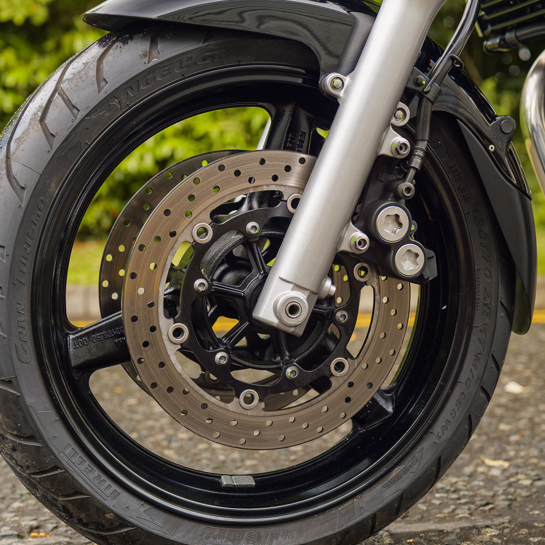 LOW MILEAGE 2010 Yamaha XJR 1300