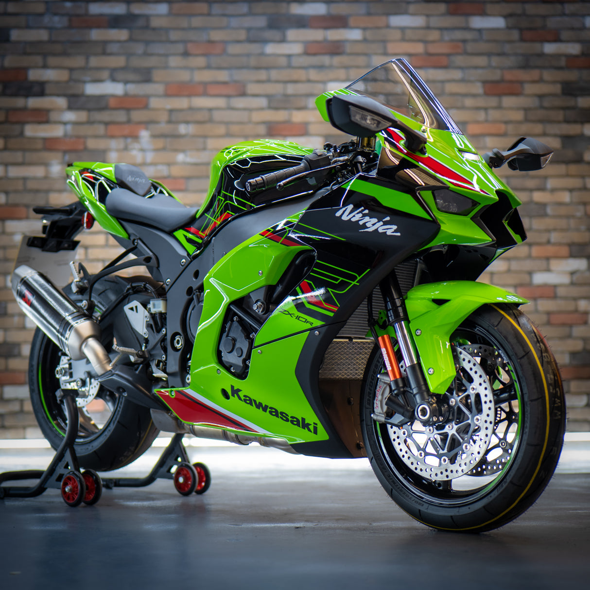 BRAND NEW 2023 Kawasaki Ninja ZX-10R + £1000