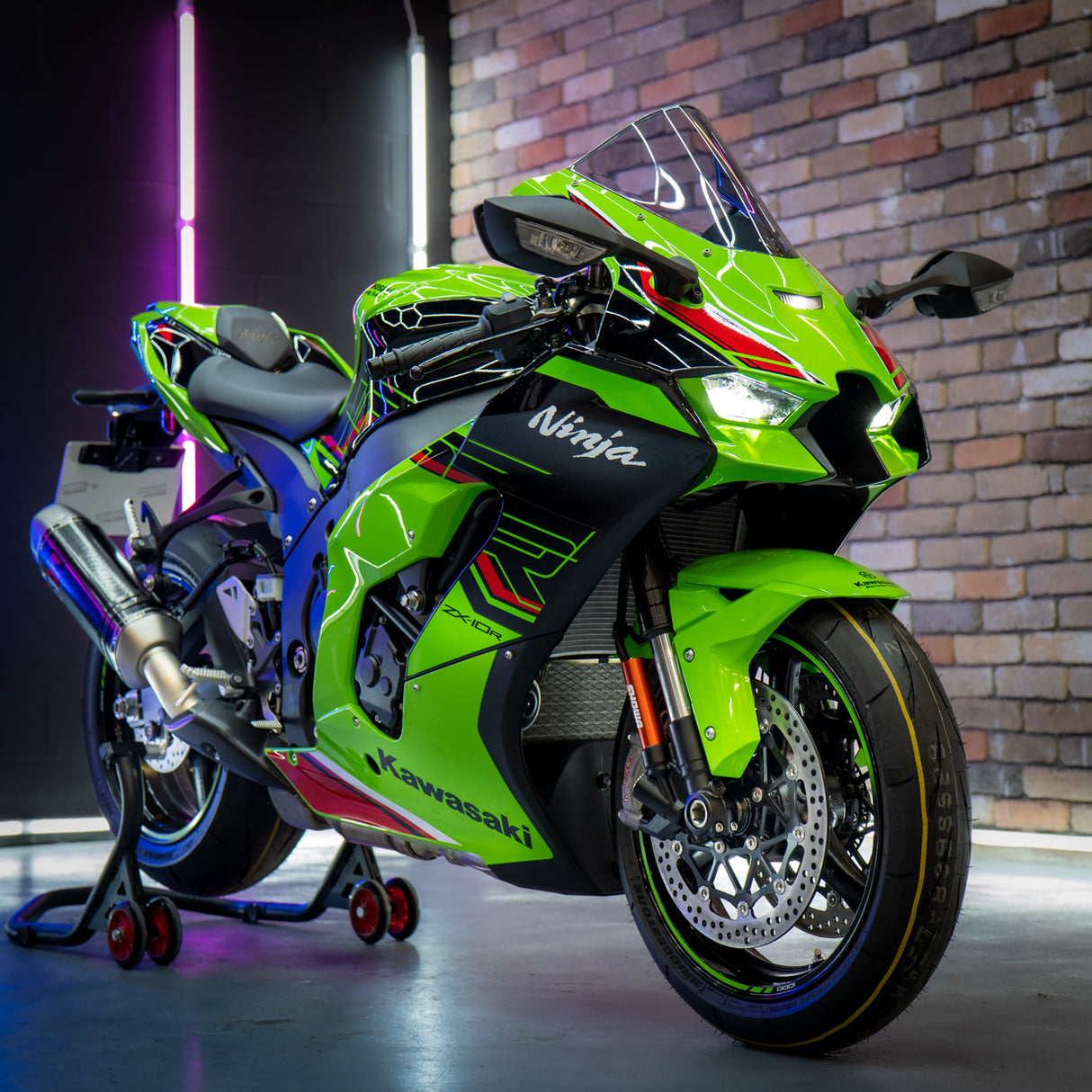 BRAND NEW 2023 Kawasaki Ninja ZX-10R + £1000