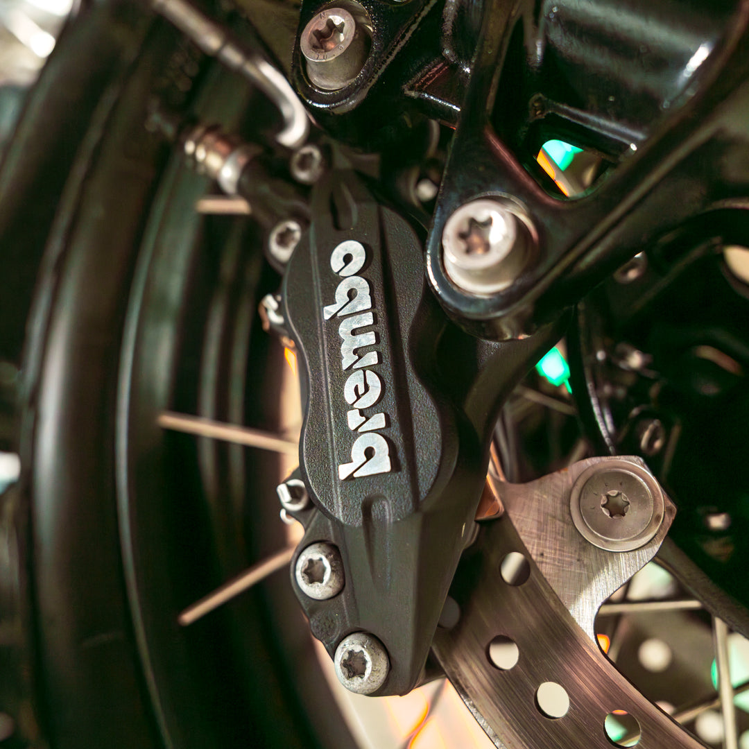 Custom BMW RnineT WITH UNIT GARAGE EXHAUST