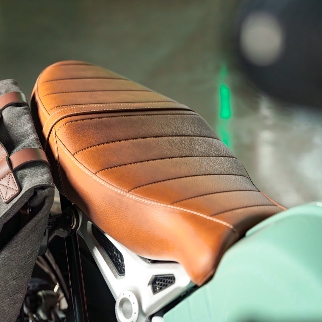 Custom BMW RnineT WITH UNIT GARAGE EXHAUST