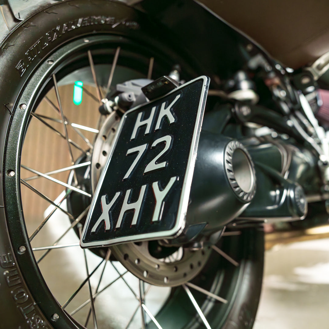 Custom BMW RnineT WITH UNIT GARAGE EXHAUST