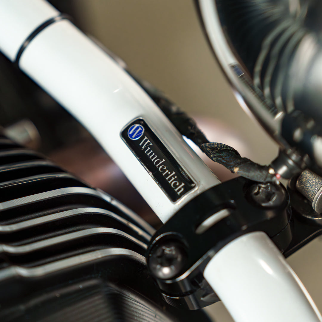 Custom BMW RnineT WITH UNIT GARAGE EXHAUST