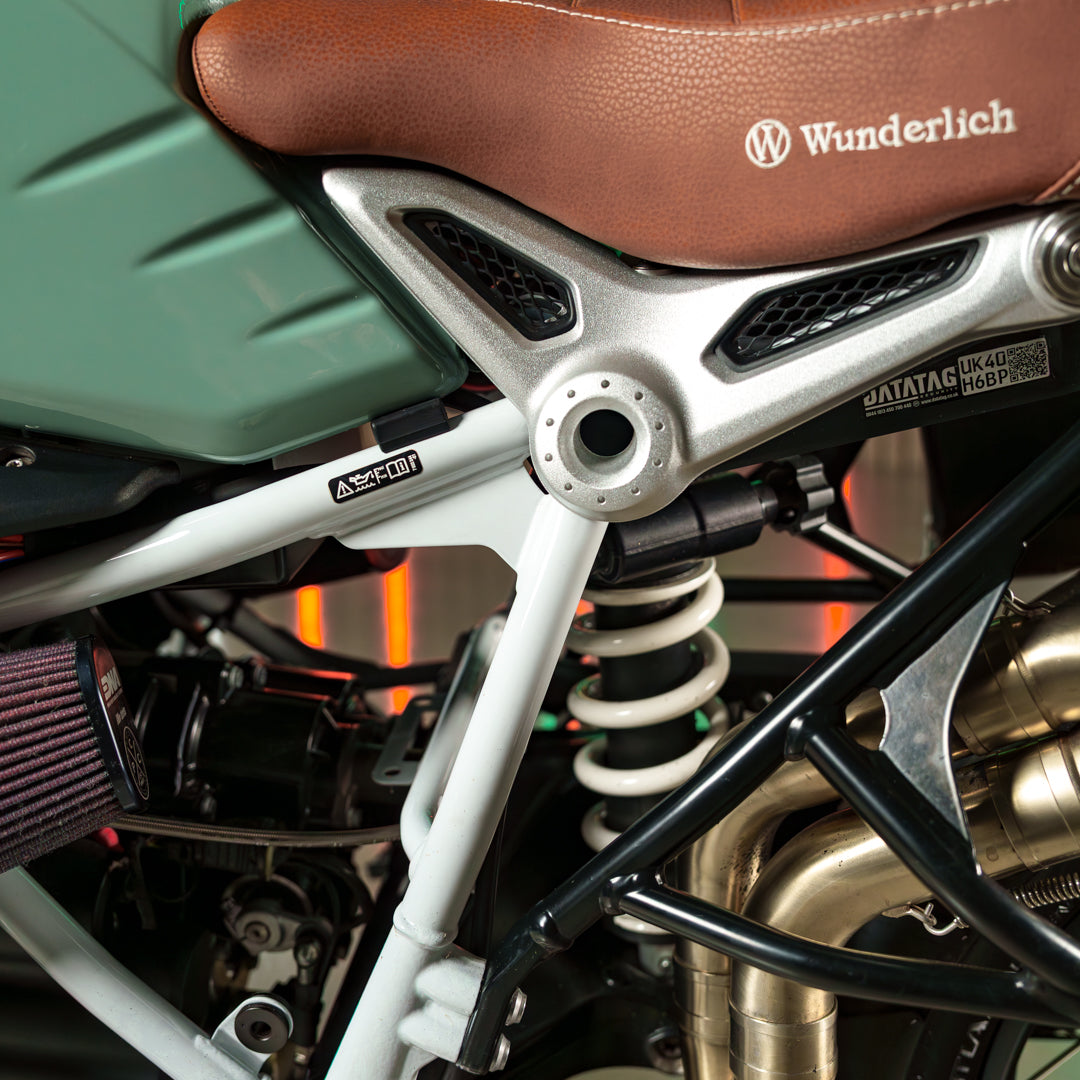 Custom BMW RnineT WITH UNIT GARAGE EXHAUST