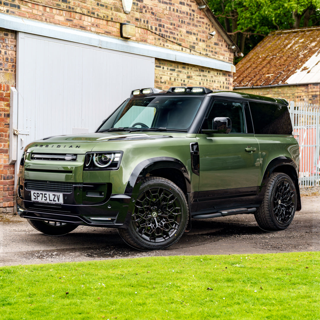 2025 Automatic Obsidian Land Rover Defender 90