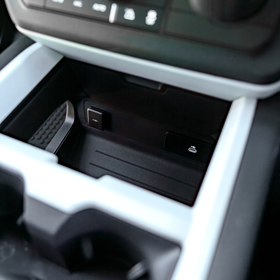 2025 Automatic Obsidian Land Rover Defender 90
