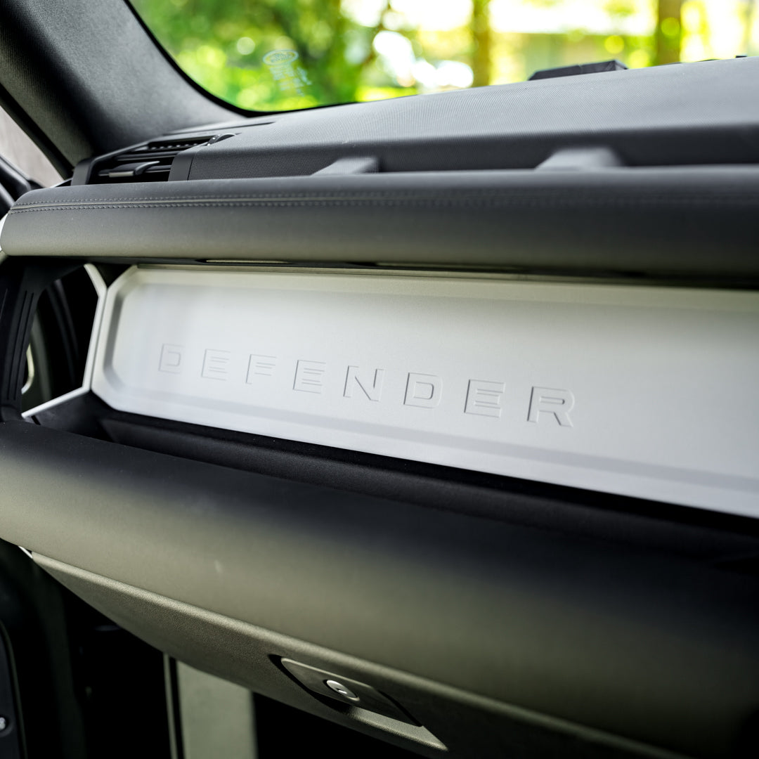 2025 Automatic Obsidian Land Rover Defender 90