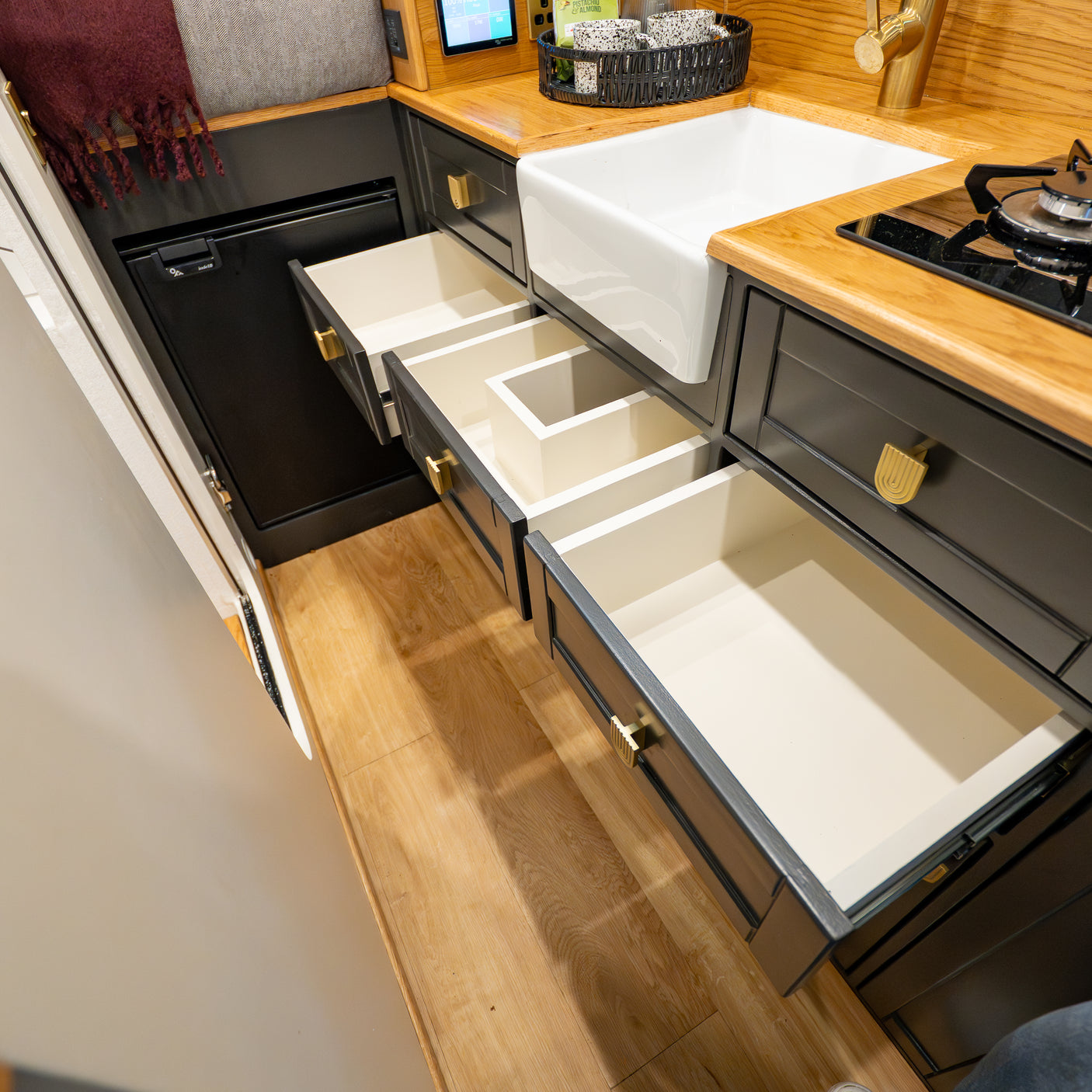 Jasper - Stunning 4 berth Custom Campervan + £5000 cash