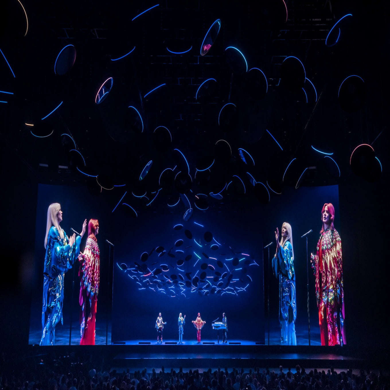 Ultimate ABBA Voyage + Overnight London Stay + £500 Cash
